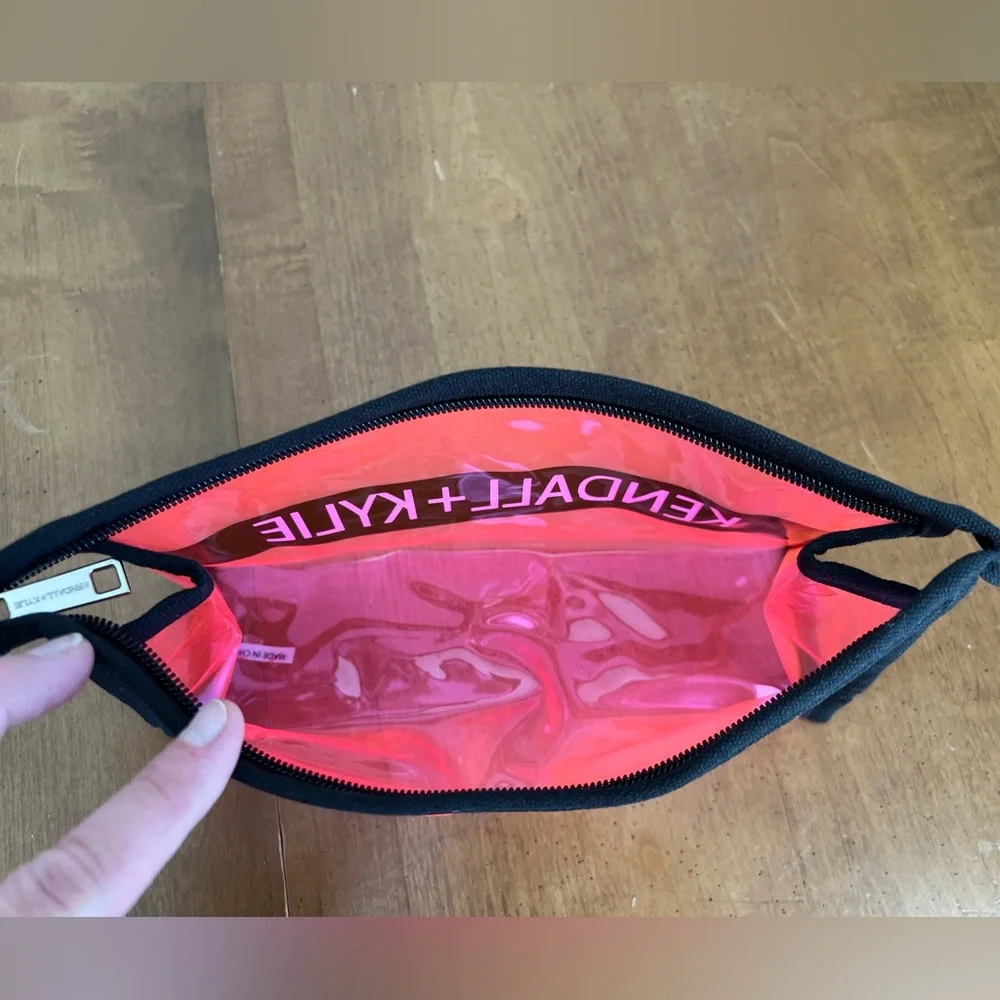 Kendall + Kylie Neon Pink Clear PVC Toiletry Makeup Bag‎ Cosmetic Pouch Wristlet